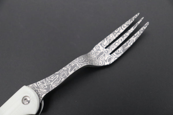 Takeshi Saji Steak Knife Takeshi Saji R-2 Damascus Folding Fork (White G-10 Handle, TS-130W)